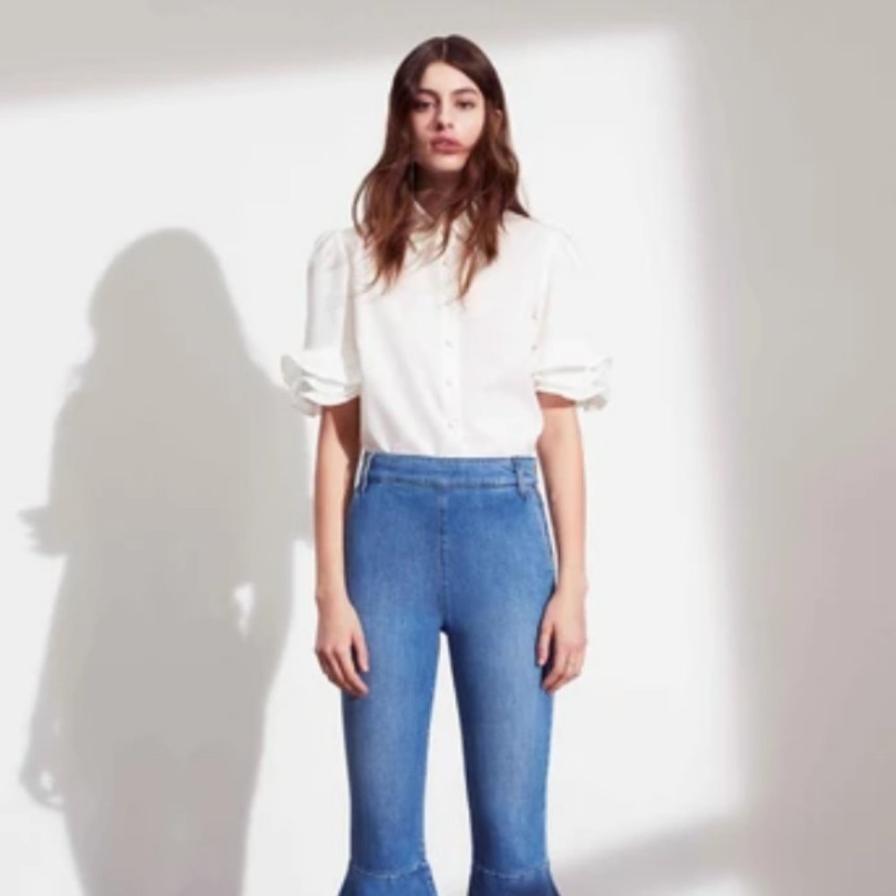 Frame Ruffle Sleeve Silk Blouse In Blanc - Picture 2 of 7
